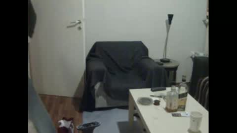 Snapshot of dickus_biggus chatting on January 5, 12:21 pm dickus_biggus online show from January 5, 12:21 pm