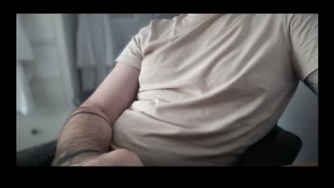 Snapshot of dicky_cage chatting on June 23, 2:26 pm dicky cage online show from June 23, 2:26 pm