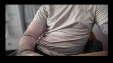 Snapshot of dicky_cage chatting on June 24, 11:42 am dicky cage online show from June 24, 11:42 am