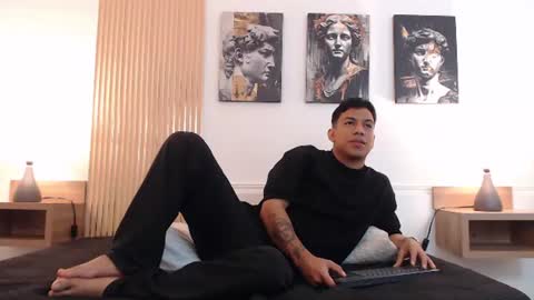 Snapshot of diego_salvatore chatting on June 24, 2:49 pm diego_salvatore online show from June 24, 2:49 pm