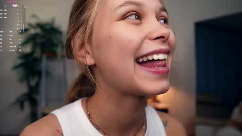 Elwyna online show from September 24, 6:44 pm