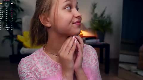 Elwyna online show from September 27, 6:35 pm