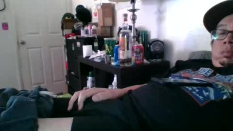 Snapshot of digb_bastard chatting on April 4, 7:50 am digb_bastard online show from April 4, 7:50 am