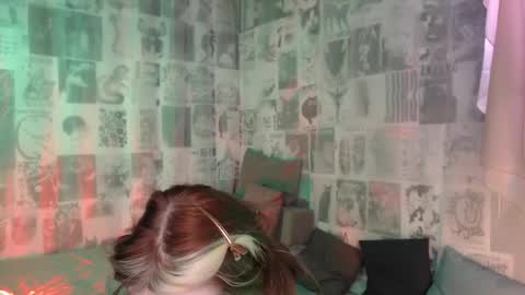 Hi im Alice 3 Im usualy online 03-10 or 17-21 UTC0 online show from May 5, 2:30 am