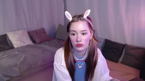 Hi im Alice 3 Im usualy online 03-10 or 17-21 UTC0 online show from May 22, 4:30 am