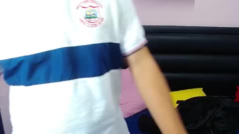 Snapshot of diiego_xxx chatting on February 21, 4:40 am diiego_xxx online show from February 21, 4:40 am