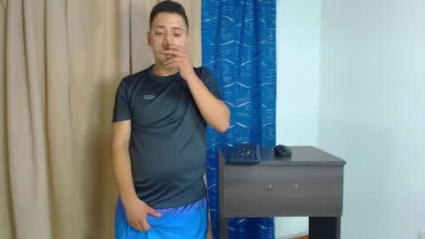 Snapshot of diiego_xxx chatting on March 12, 12:04 pm diiego_xxx online show from March 12, 12:04 pm