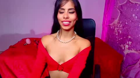 diiosa_latina online show from May 16, 7:56 pm