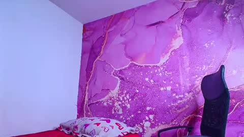 diiosa_latina online show from May 19, 1:56 am