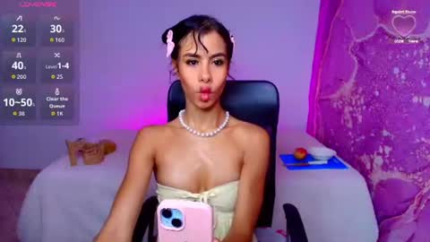 diiosa_latina online show from July 2, 8:04 pm