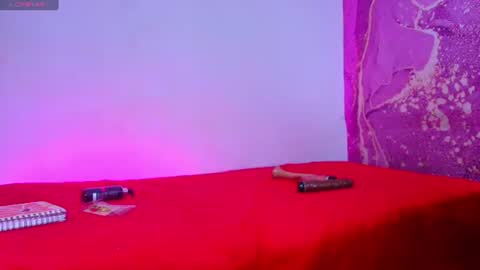 diiosa_latina online show from July 4, 7:42 pm