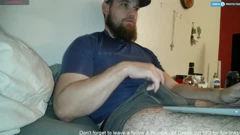Snapshot of dikdowndaddy chatting on April 4, 9:40 am Daddy online show from April 4, 9:40 am