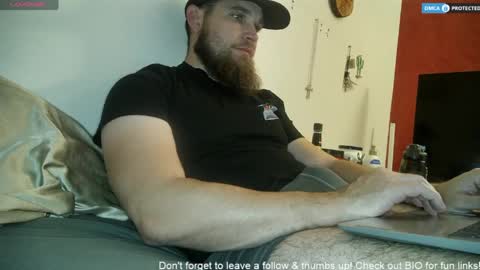 Snapshot of dikdowndaddy chatting on April 5, 10:07 pm Daddy online show from April 5, 10:07 pm
