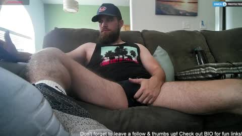 Snapshot of dikdowndaddy chatting on April 6, 6:53 pm Daddy online show from April 6, 6:53 pm