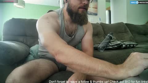 Snapshot of dikdowndaddy chatting on April 9, 6:35 pm Daddy online show from April 9, 6:35 pm