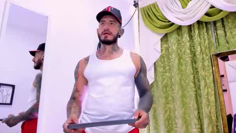 dilan_scootk_ online show from November 26, 7:26 pm