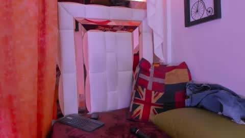 dilan_scootk_ online show from March 14, 7:30 pm