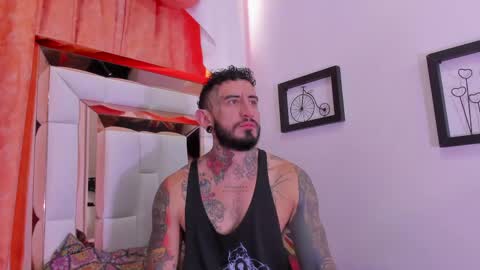 dilan_scootk_ online show from May 18, 2:45 pm
