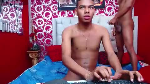 Snapshot of dilanpein chatting on January 24, 1:03 am dilanpein online show from January 24, 1:03 am