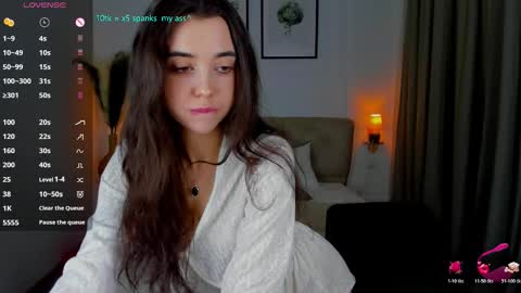 Snapshot of dilara_a chatting on February 19, 2:35 pm Dilara online show from February 19, 2:35 pm