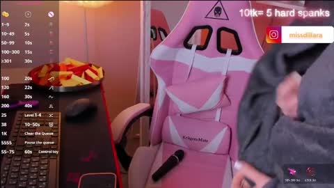 Snapshot of dilara_a chatting on March 17, 8:34 pm Dilara online show from March 17, 8:34 pm