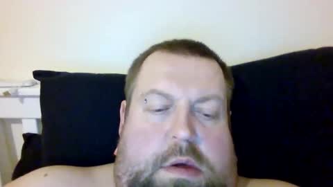 dilevics1985 online show from April 8, 8:31 pm