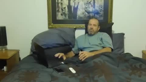 Snapshot of dilf_4u chatting on March 3, 8:31 am Hot Penis online show from March 3, 8:31 am