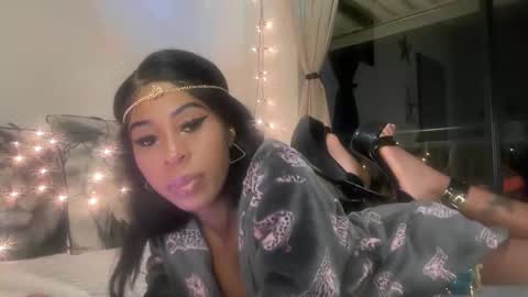 Snapshot of dime1221 chatting on March 10, 1:54 am dime1221 online show from March 10, 1:54 am