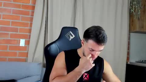 dimitricaruso online show from June 17, 2:36 am