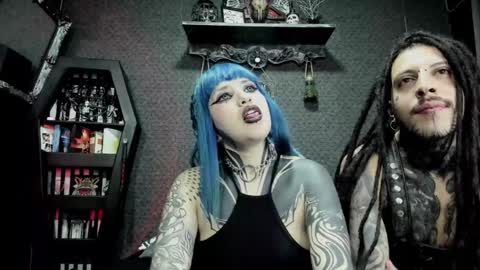 Snapshot of dimmuanddarkness chatting on December 5, 4:42 am dimmuanddarkness online show from December 5, 4:42 am