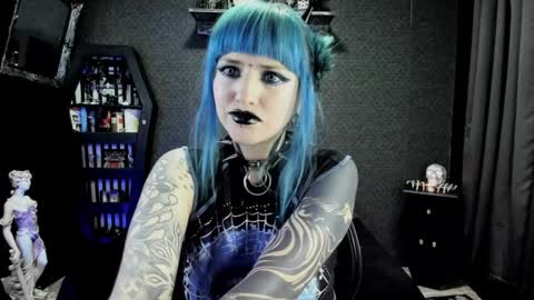Snapshot of dimmuanddarkness chatting on January 15, 11:21 am dimmuanddarkness online show from January 15, 11:21 am