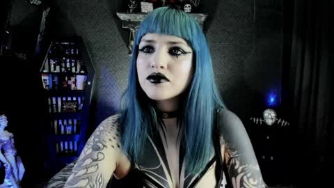 Snapshot of dimmuanddarkness chatting on February 1, 3:52 am dimmuanddarkness online show from February 1, 3:52 am