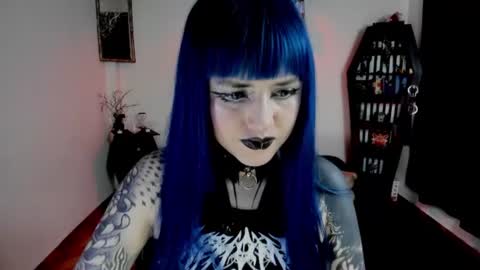 Snapshot of dimmuanddarkness chatting on July 4, 1:45 am dimmuanddarkness online show from July 4, 1:45 am