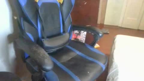 Snapshot of din130 chatting on February 23, 5:32 pm din130 online show from February 23, 5:32 pm