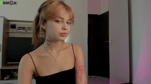 Snapshot of din_star chatting on October 1, 9:15 am Dina online show from October 1, 9:15 am