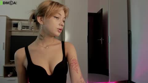 Snapshot of din_star chatting on October 17, 9:23 am Dina online show from October 17, 9:23 am