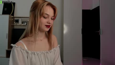 Snapshot of din_star chatting on February 20, 7:32 am Dina online show from February 20, 7:32 am