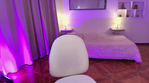 Dina  online show from March 7, 9:23 pm