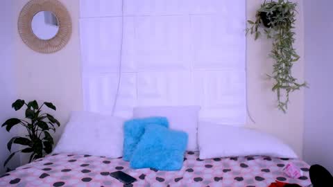 DINA online show from April 29, 2:43 pm
