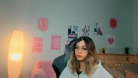 Snapshot of dinnerwithflowers chatting on February 1, 2:15 pm Sara Connor online show from February 1, 2:15 pm