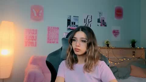 Snapshot of dinnerwithflowers chatting on February 2, 12:48 pm Sara Connor online show from February 2, 12:48 pm