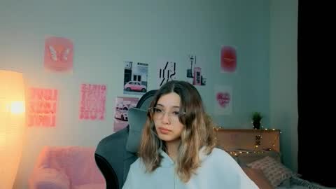 Snapshot of dinnerwithflowers chatting on February 5, 1:05 pm Sara Connor online show from February 5, 1:05 pm