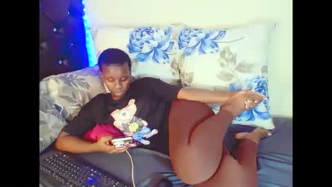 Snapshot of dinnydakrazx chatting on October 7, 6:27 pm dinnydakrazx online show from October 7, 6:27 pm