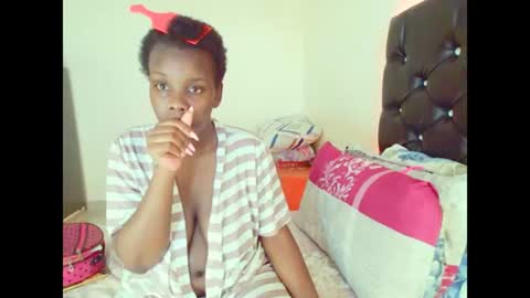 Snapshot of dinnydakrazx chatting on January 12, 5:23 am dinnydakrazx online show from January 12, 5:23 am