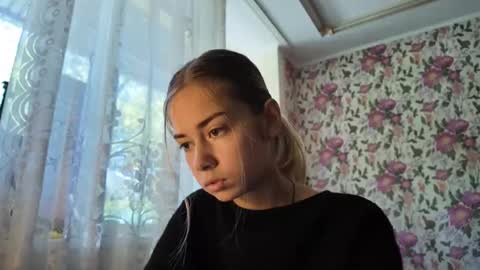 dinorahmroczkowski online show from September 13, 8:25 am