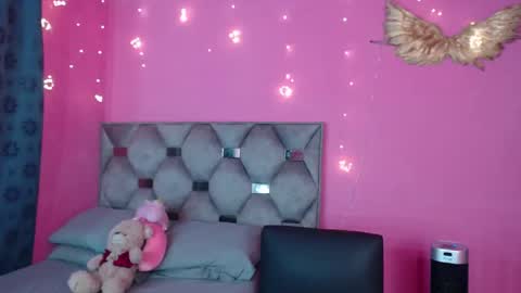 Snapshot of dione_sexyy chatting on December 7, 2:42 am IG dionemontecarlo19 online show from December 7, 2:42 am