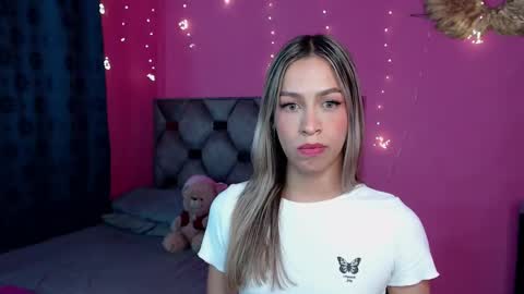 Snapshot of dione_sexyy chatting on December 24, 3:38 am IG dionemontecarlo19 online show from December 24, 3:38 am
