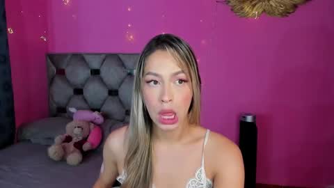 Snapshot of dione_sexyy chatting on February 13, 8:17 am IG dionemontecarlo19 online show from February 13, 8:17 am
