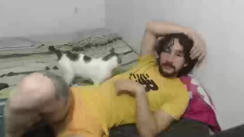 Snapshot of dioni_soe chatting on September 26, 12:47 am Henry online show from September 26, 12:47 am