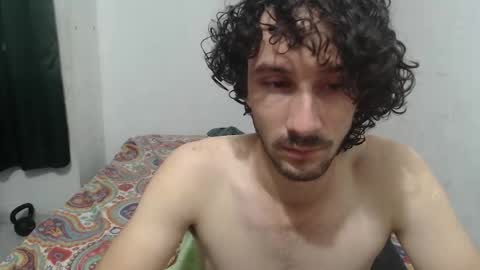 Snapshot of dioni_soe chatting on October 11, 12:32 am Henry online show from October 11, 12:32 am